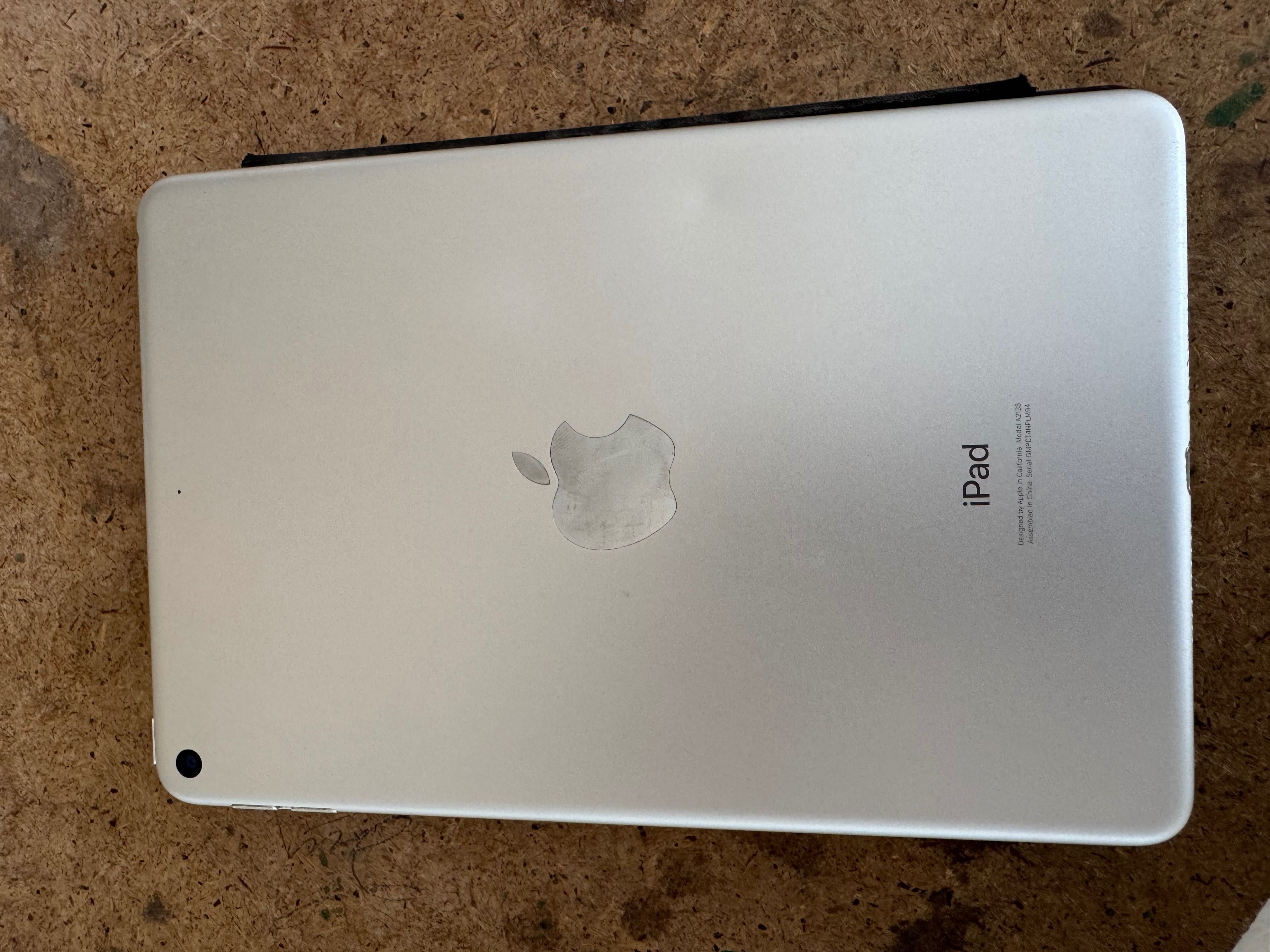 Продам ipad mini 5 в хорошем состоянии