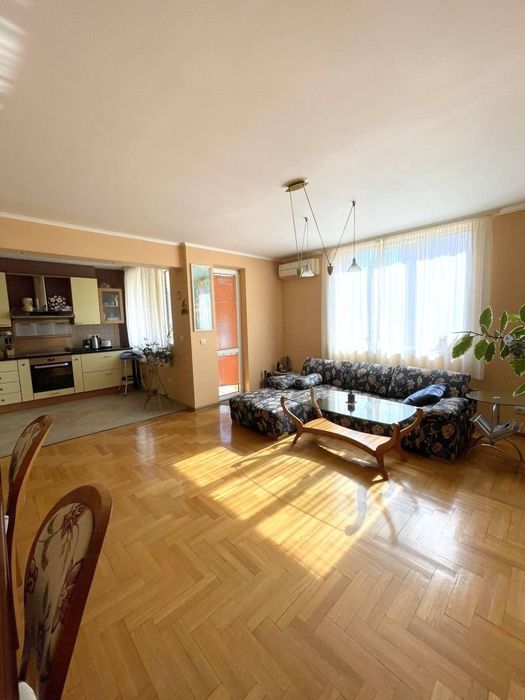 Продава се Тристаен апартамент в Варна, Бриз - 120 кв.м за 1959 €/кв.м - Снимка #3