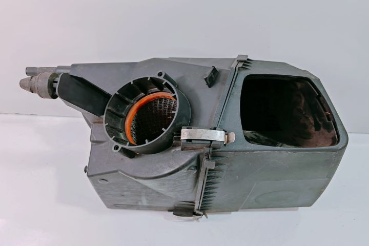 Carcasa  filtru aer 4F0133835H / 4F0000183A Audi A6 4F/C6