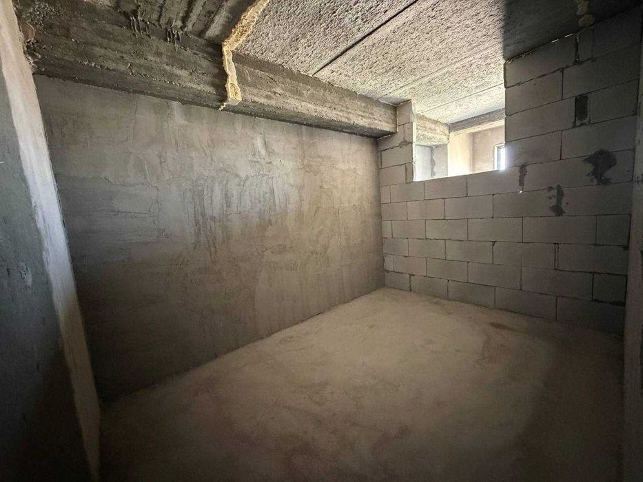 Продаётся 1х передел в 2х комн квартира на 5 этаже Ор-р  5 микрорайон