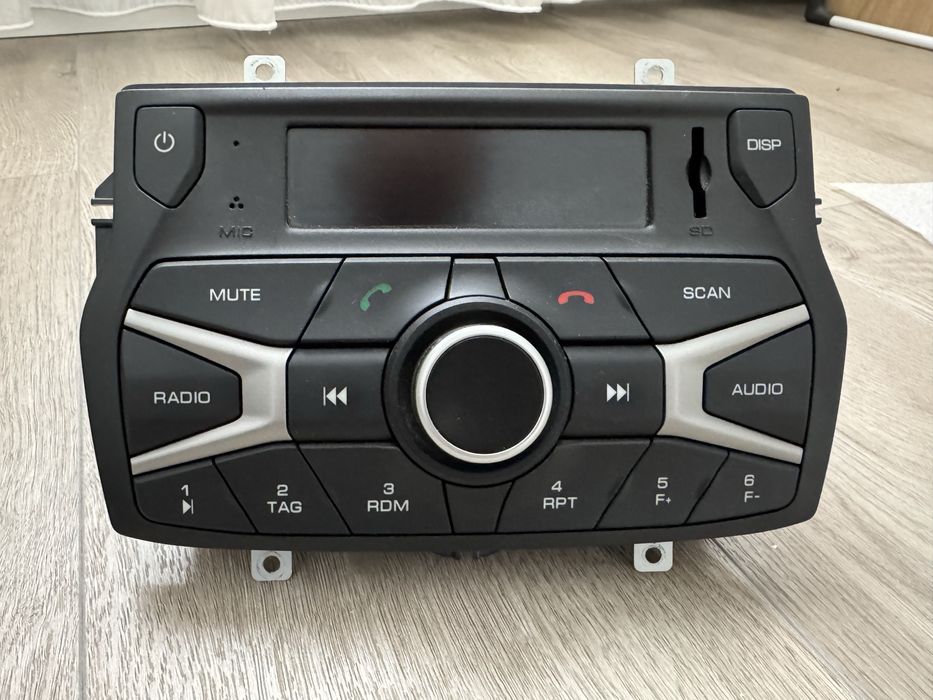 Lada Vesta радио