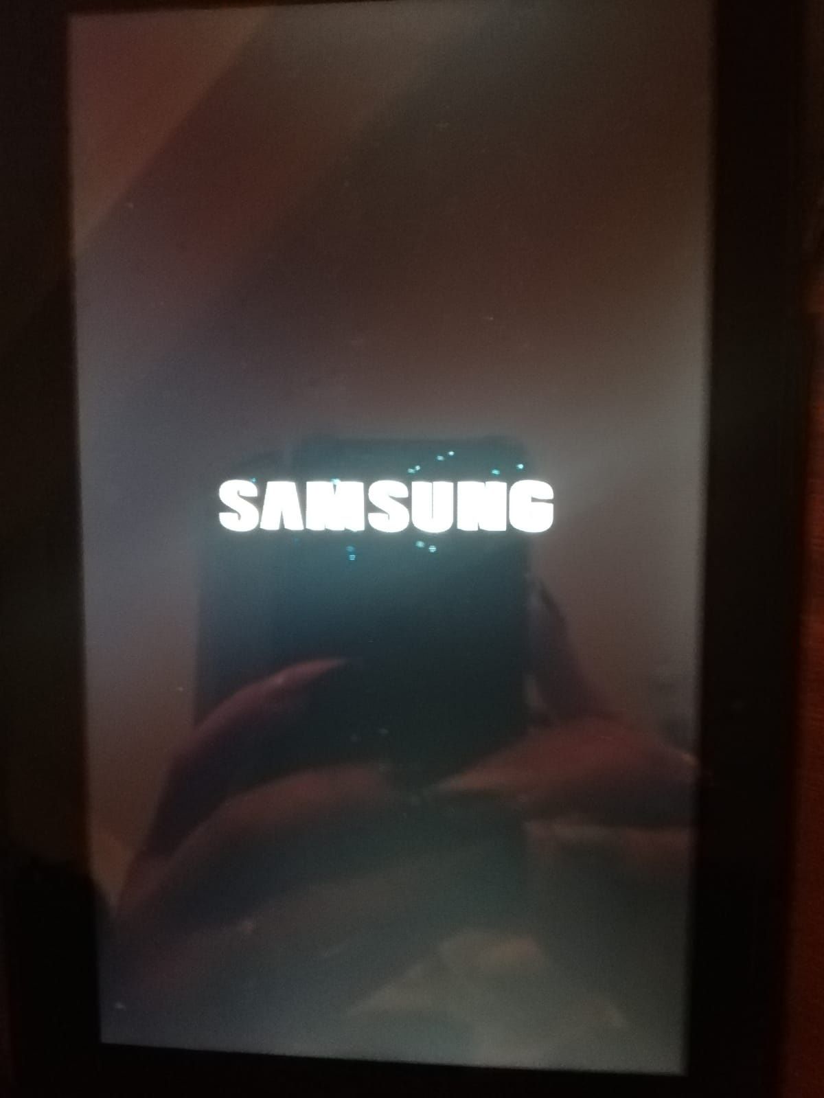 Tableta Samsung SMT 116 , 8 GB ,ecran 7 inchi ( 18 cm cu incarcator