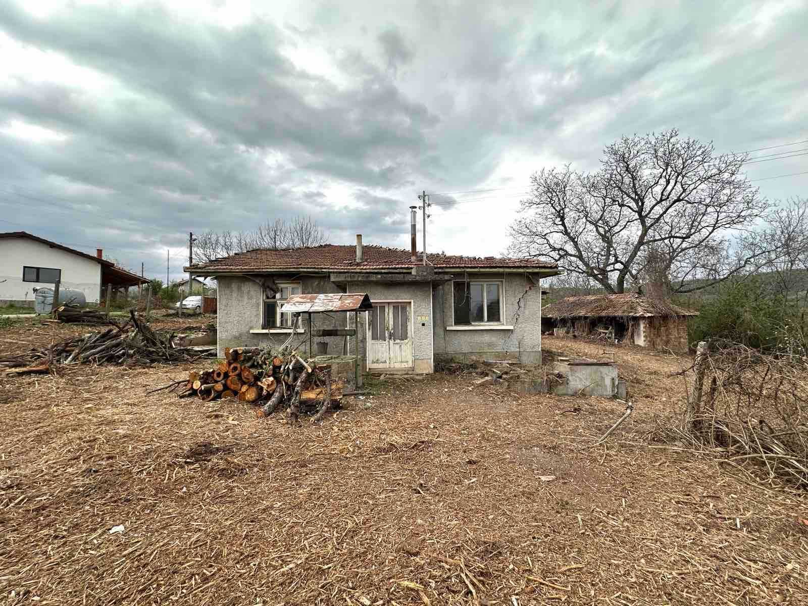 Къща за продажба в село Церова Кория