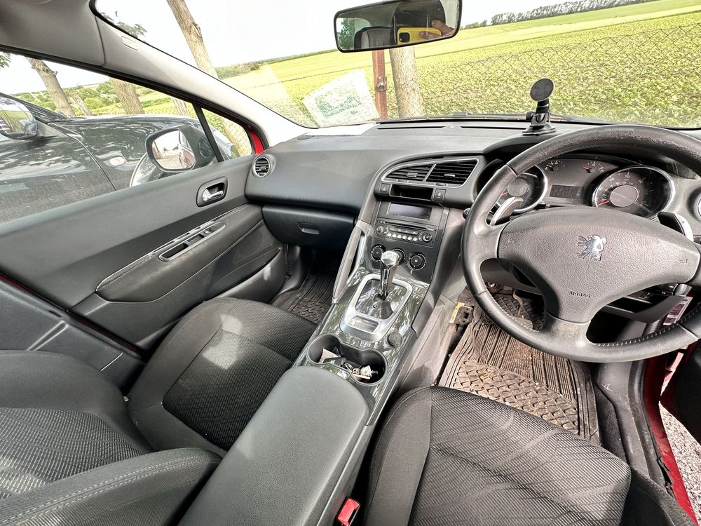 Пежо 3008 Peugeot 3008 2010 десен волан