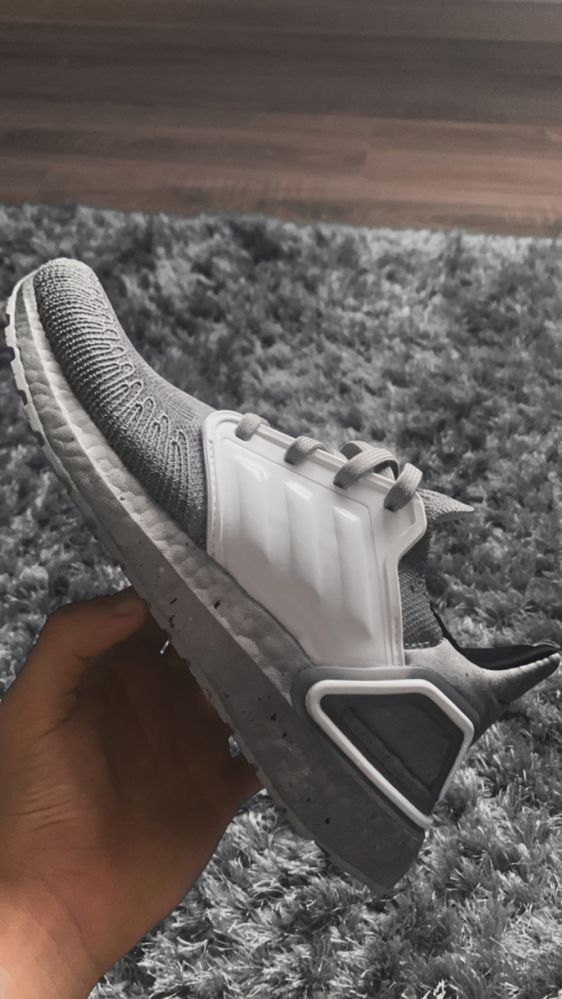 Adidas Ultraboost “007 special edition”