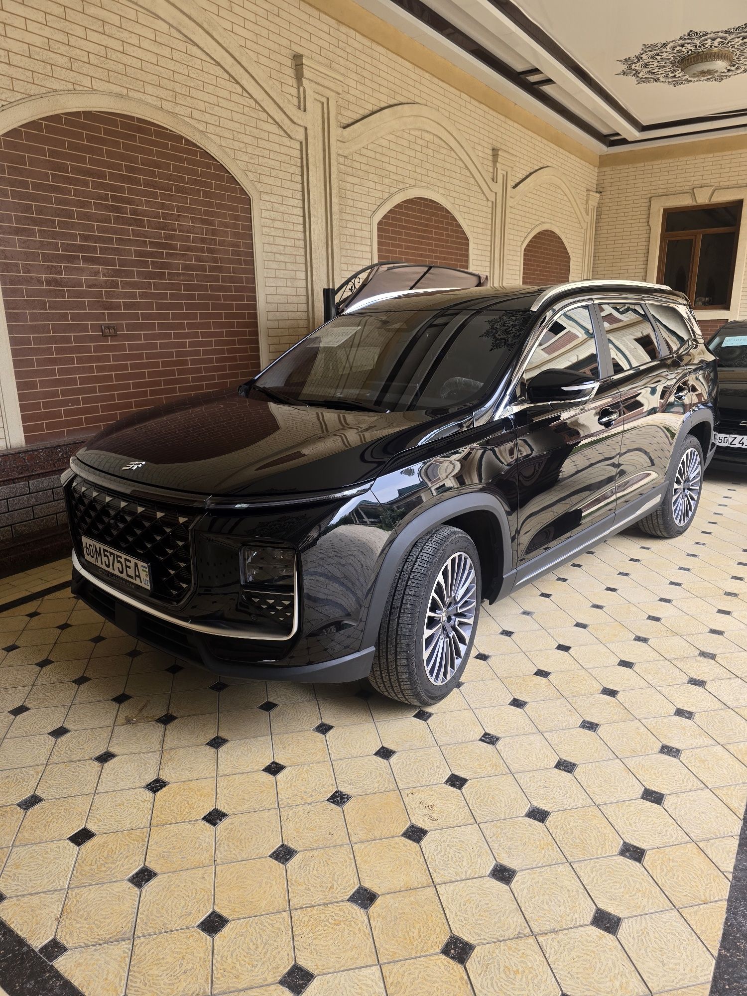 Jetour X90 plus gibrid сотилади