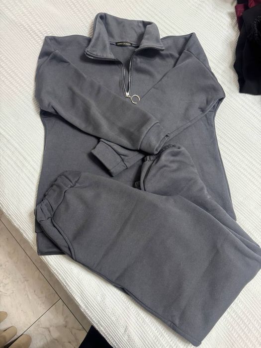 Спортивные костюм