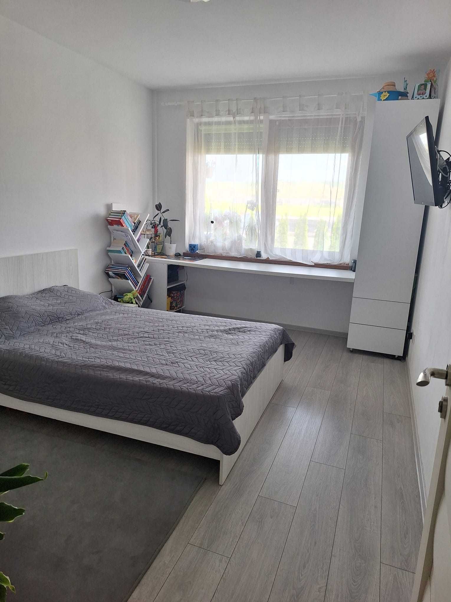 Apartament cu curte proprie & parcare, – zona rezidențială liniștită