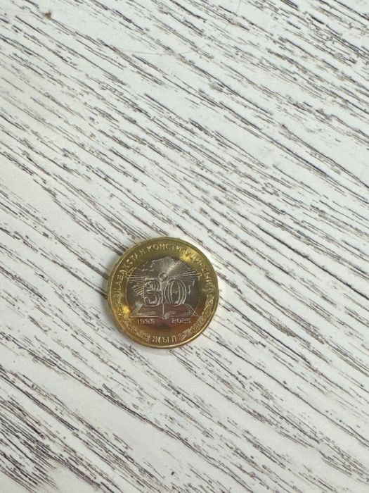 Продам редкую монету 100тг