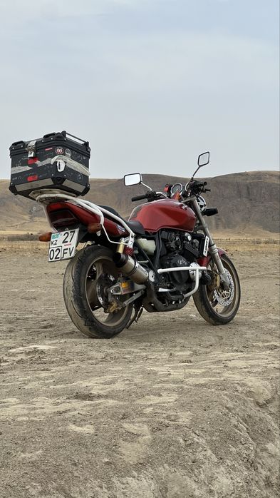 Honda cb 400 VTEC 1