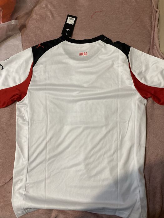 Tricou Emirates Fly Better