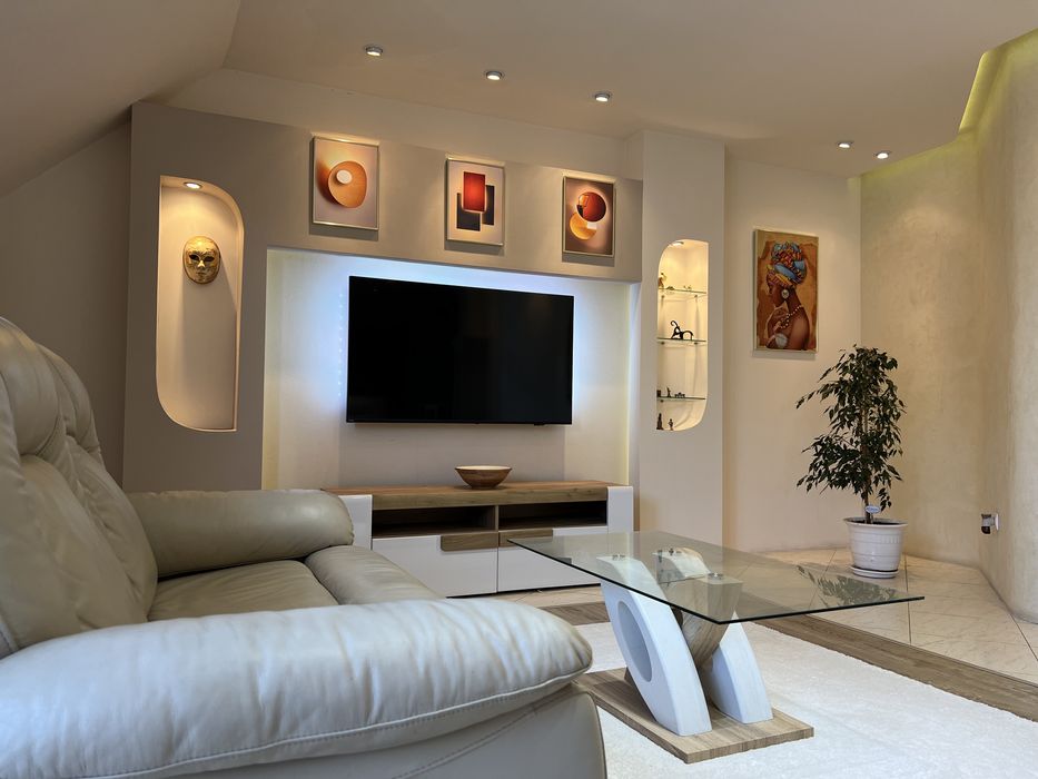 Тристаен луксозен апартамент