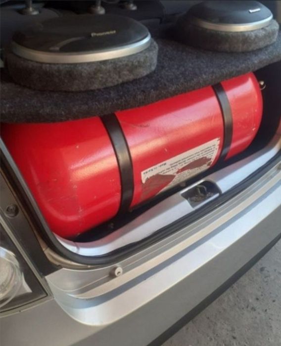 Metan 65 Lt 3 poklana gaz polsha orginal Uzilda busa  olamiz ham