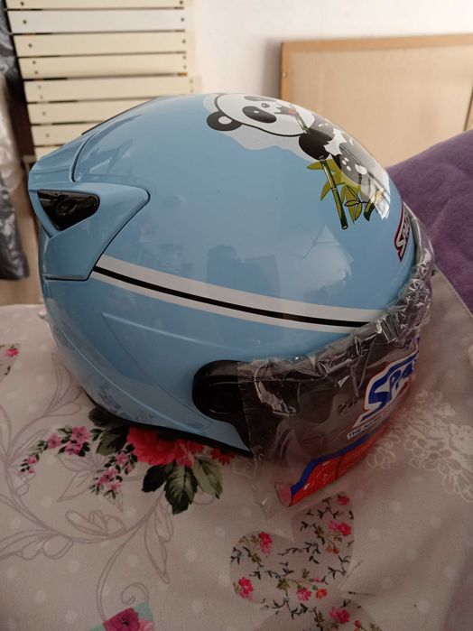 Детска каска за мотор