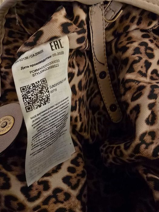 Guess оригинална дамска чанта