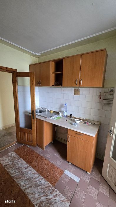 Vand apartament cu 2 camere str Cuza Vodă