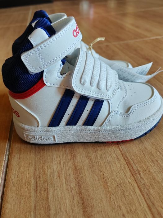 Vând adidași marca Adidas nr 24