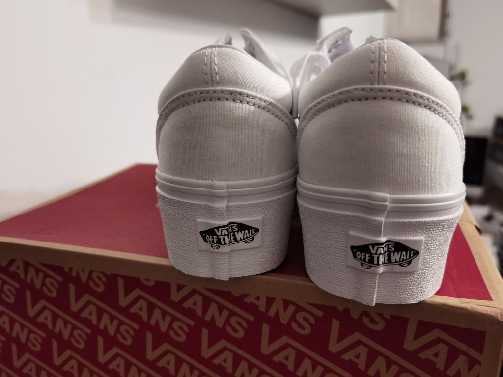 Vans  unisex mărimea 39