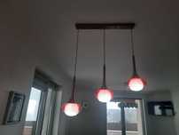 Pendul cromat cu glob rosu