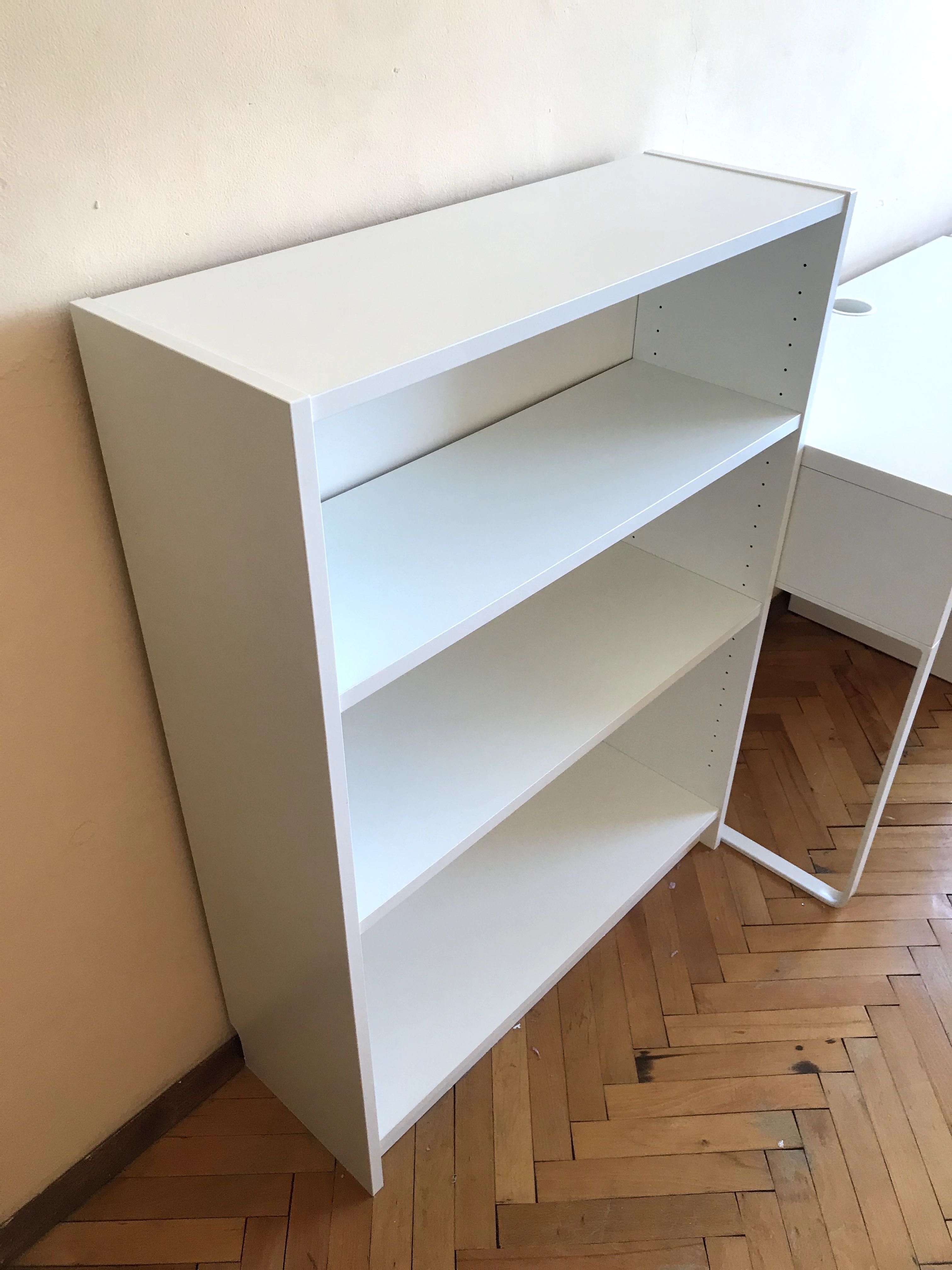 Бюро и контейнер IKEA MICKE и ниска библиотека IKEA BILLY