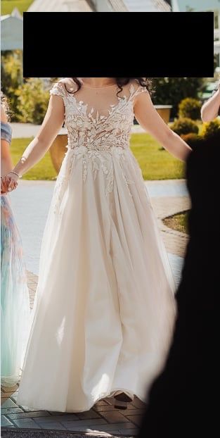 Vand rochie mireasa cu trena