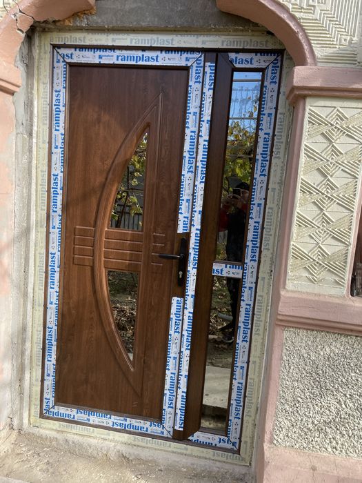 Montez si repar tâmplarie PVC si ALUMINIU .