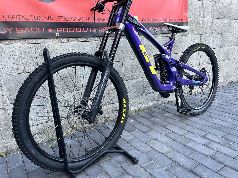 Gt fury 2020 27.5 carbon downhill