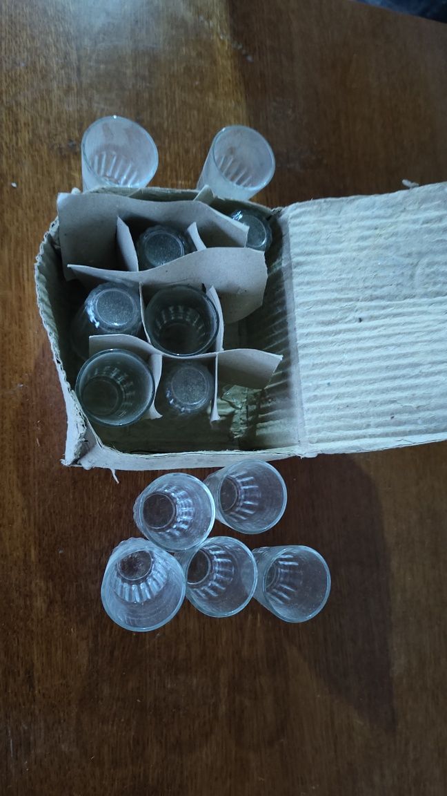 Стаканы 100шт.50тг.