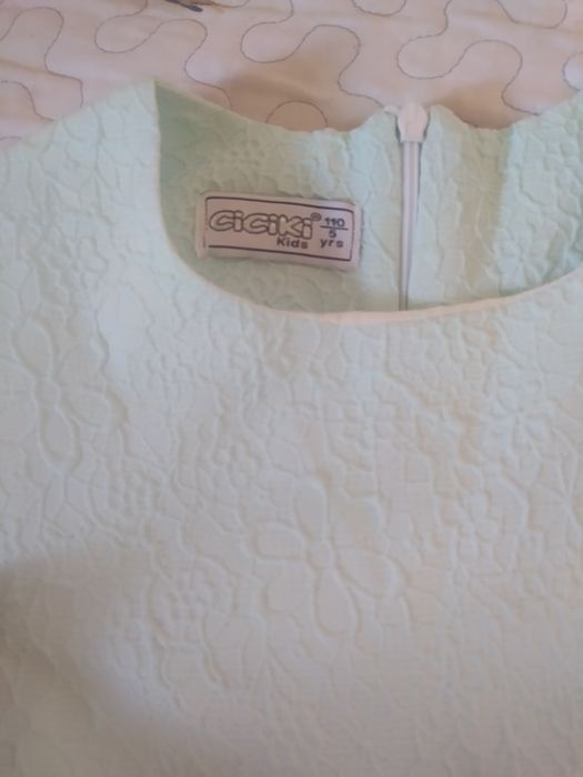 Нарядные платья на 4-5 лет