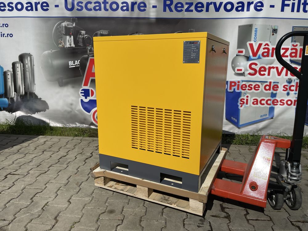 Compresor cu surub First air FAS 7,5kw / 10bar Garantie 5 Ani