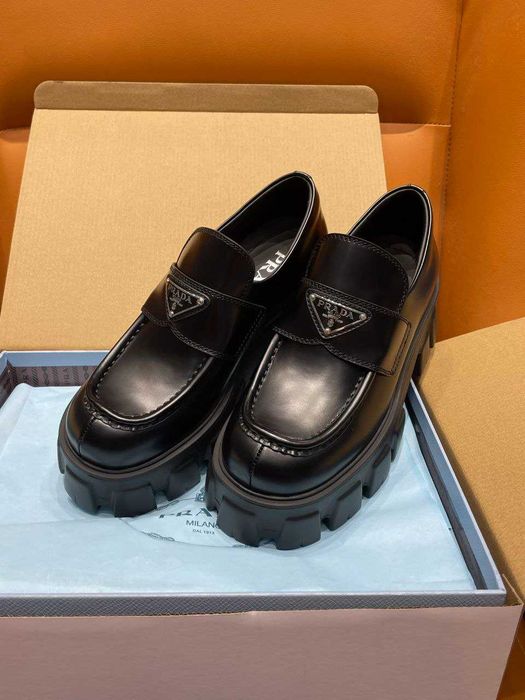 Лоуфъри: PRADA SS2025 кецове сникърси маратонки