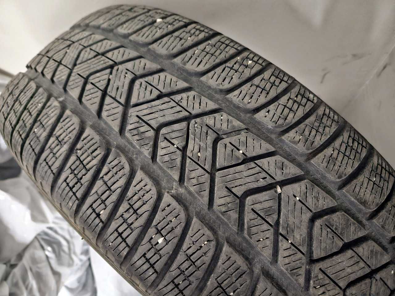 Зимни гуми Pirelli Scorpion 235/65/18 4бр.