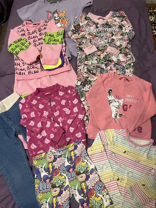 Одежда на девочку 110 размер (+-4 г)