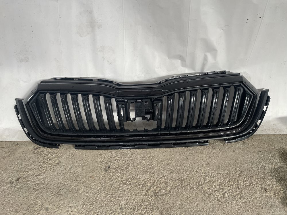 Grila radiator Skoda Octavia 4 negru lucios 2020 2021 2023