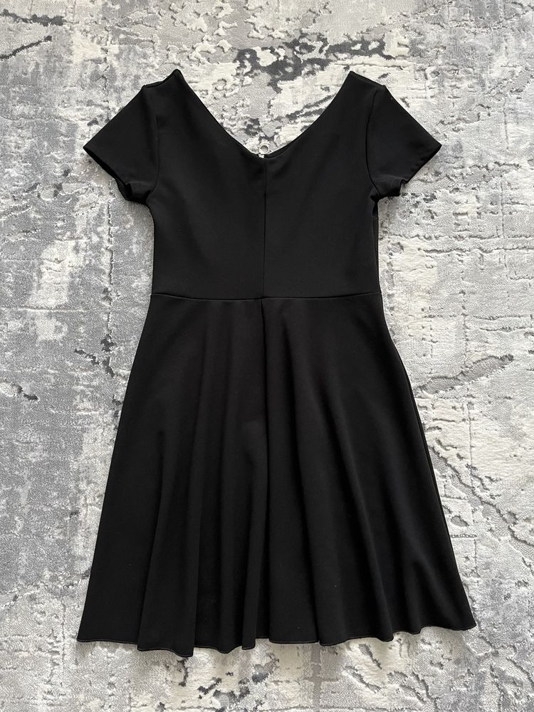 Rochie neagră elegantă - mărimea L