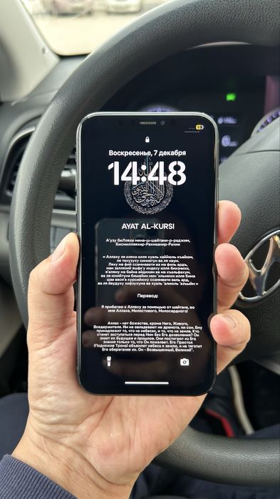 Айфон XR  в хорошем состояние