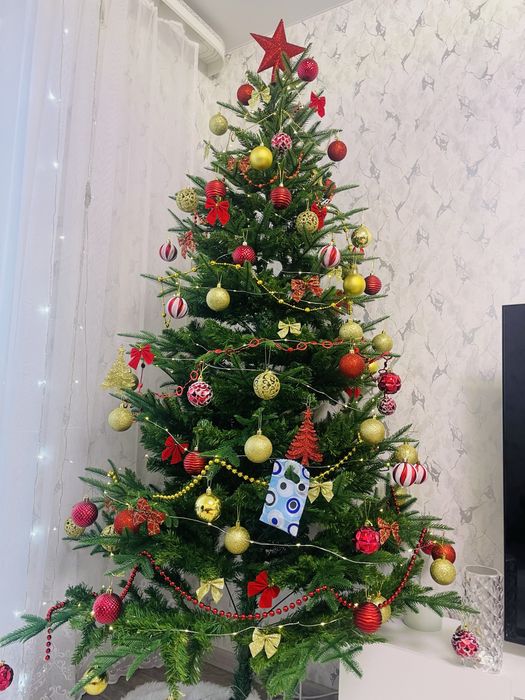 Продам Елку размер 2.10