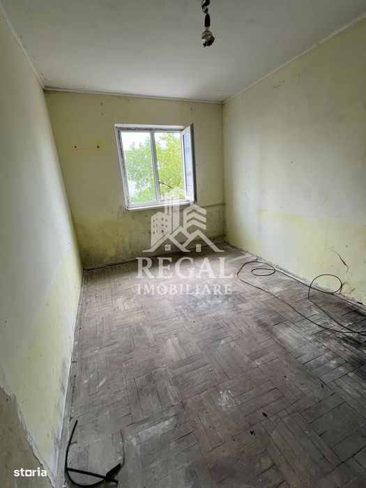 Cameră de cămin de vânzare –  ideală ca investiție sau locuință