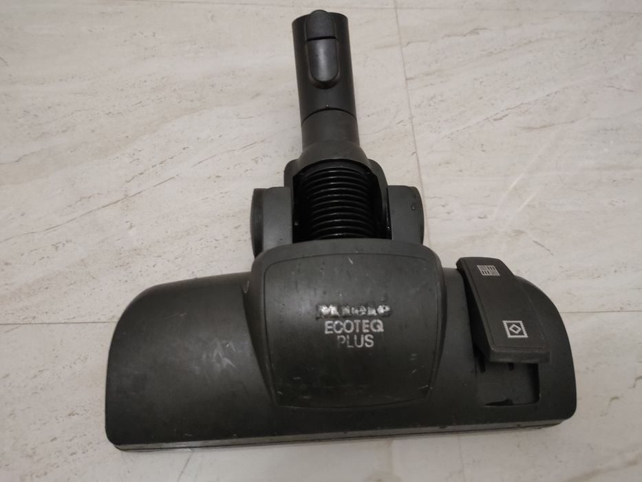 Продавам четка за прахосмукачка Миеле/Miele.