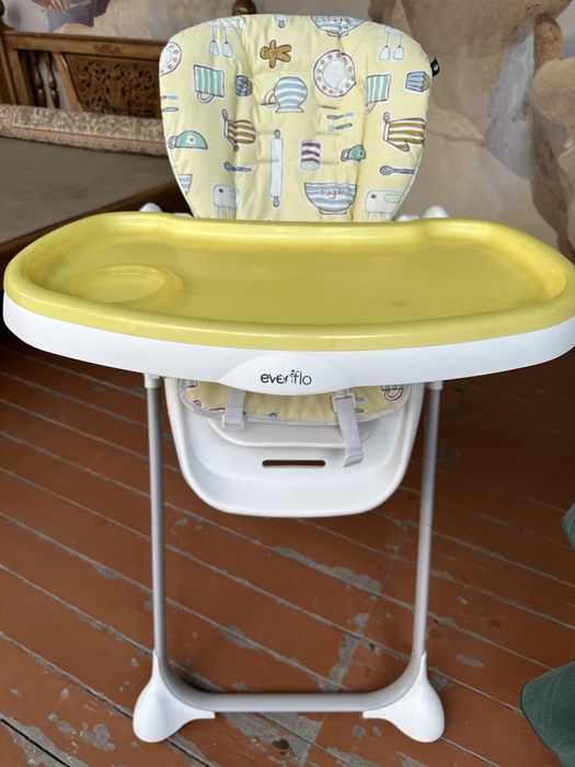 Детский стульчик для кормления
