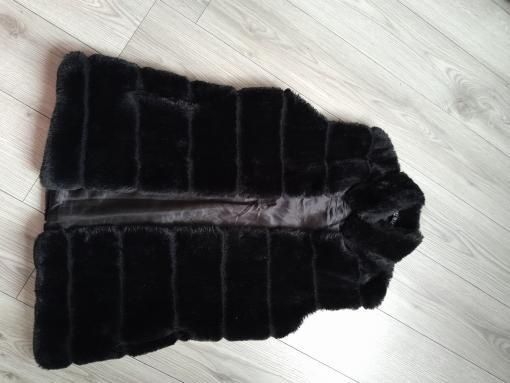 Vestă de blană  neagră