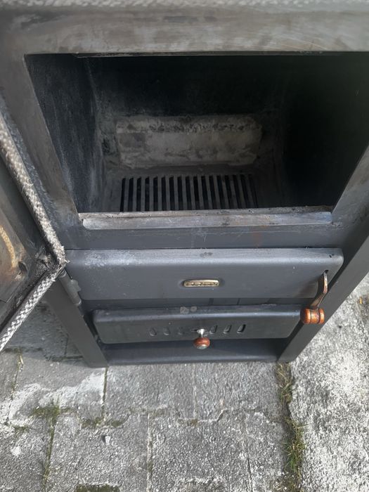 Semineu pe lemne PRITY