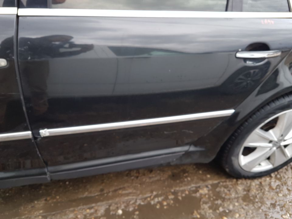 Usa / Portiera Stanga Spate VW Phaeton 2002 - 2010 Cod Culoare LR9V