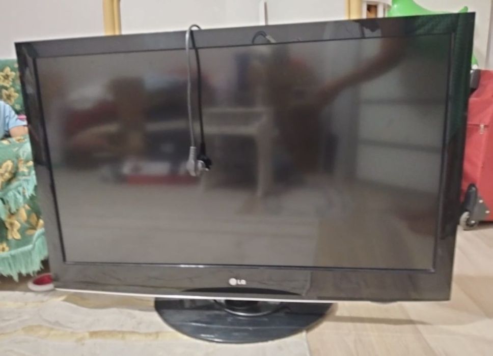 Смарт телевизор LG 81 см WiFi YouTube