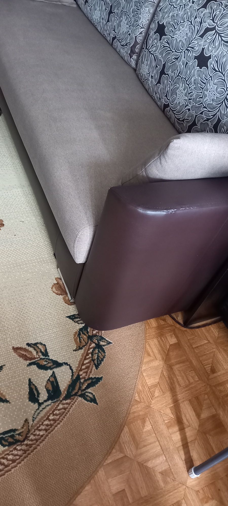 Продам      диван