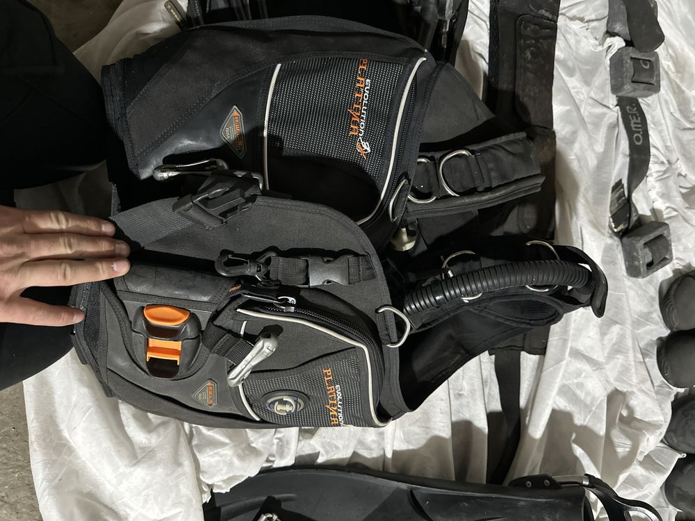 Vand 2 echipamente de scafandru / dive / scubapro