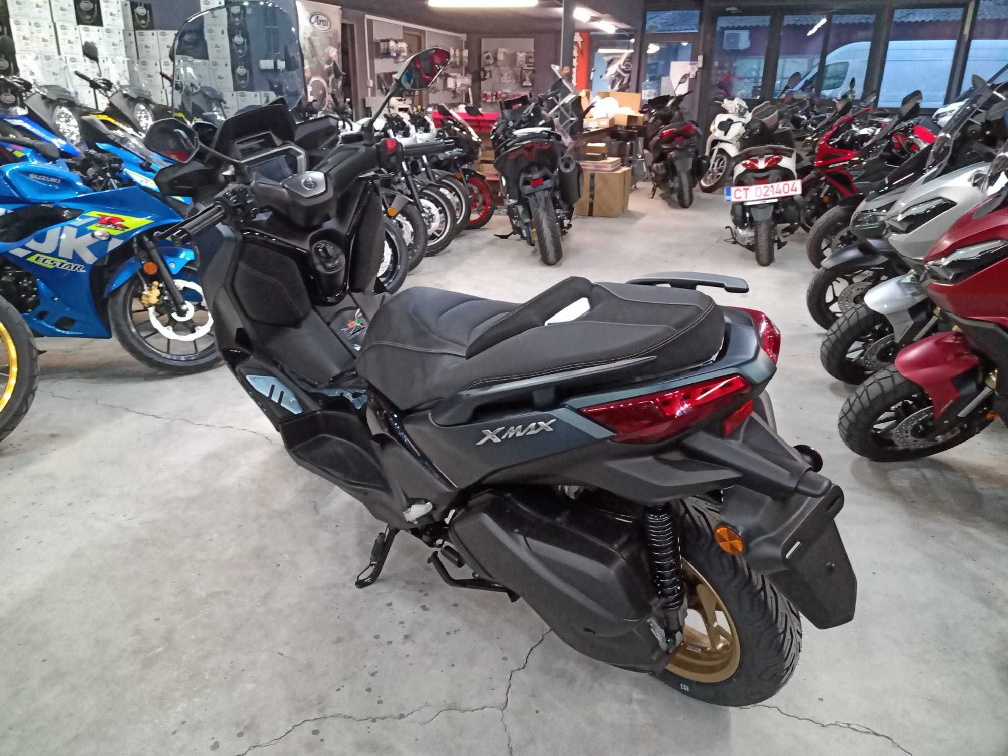 Yamaha X-Max 300 Tech Max nou - precomanda Yamaha Constanta