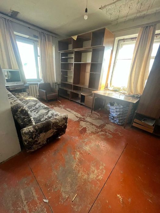 Продажа 1-комнатной , не малосемейка, район маг. Радуга ( ЖД вокзал)