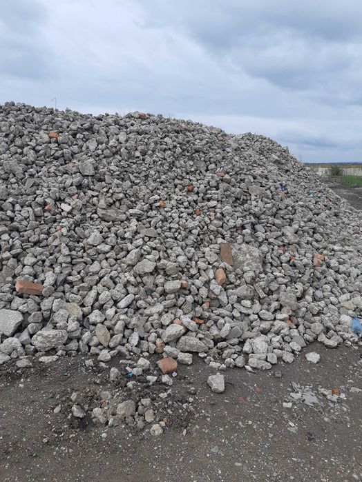 Vindem beton concasat foarte curat
