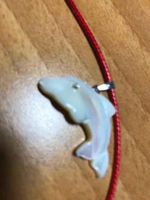 Pandant delfin din sidef cu ochi de cristal